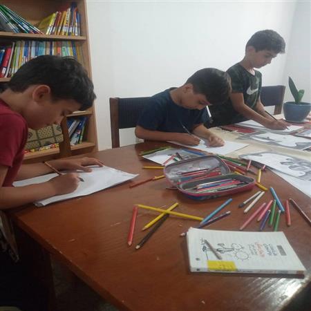 ایستگاه نقاشی با محوریت جشنواره رضوی در کتابخانه عمومی شهدای الاشت