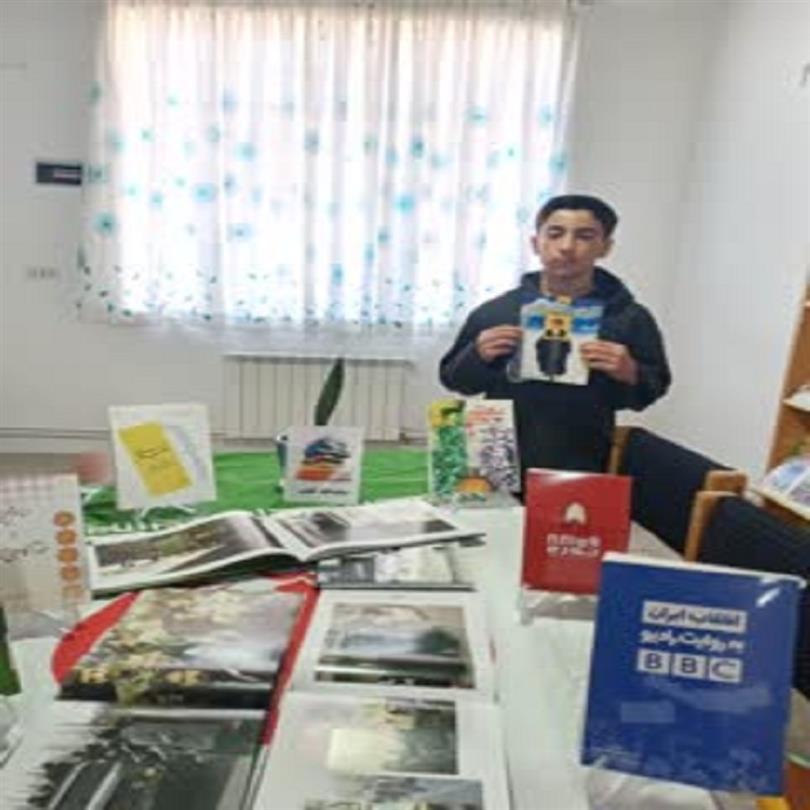 معرفی کتاب آخرین هجرت (زندگی امام خمینی) از بخش نوجوان توسط اعضای کتابخانه